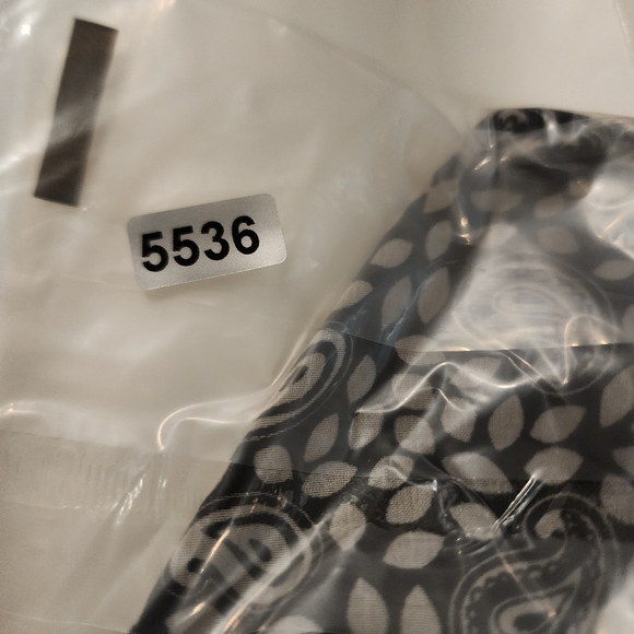 M.K.M Designs Black and White Asymmetrical Camisole Top Plus Size 2x - Picture 11 of 11